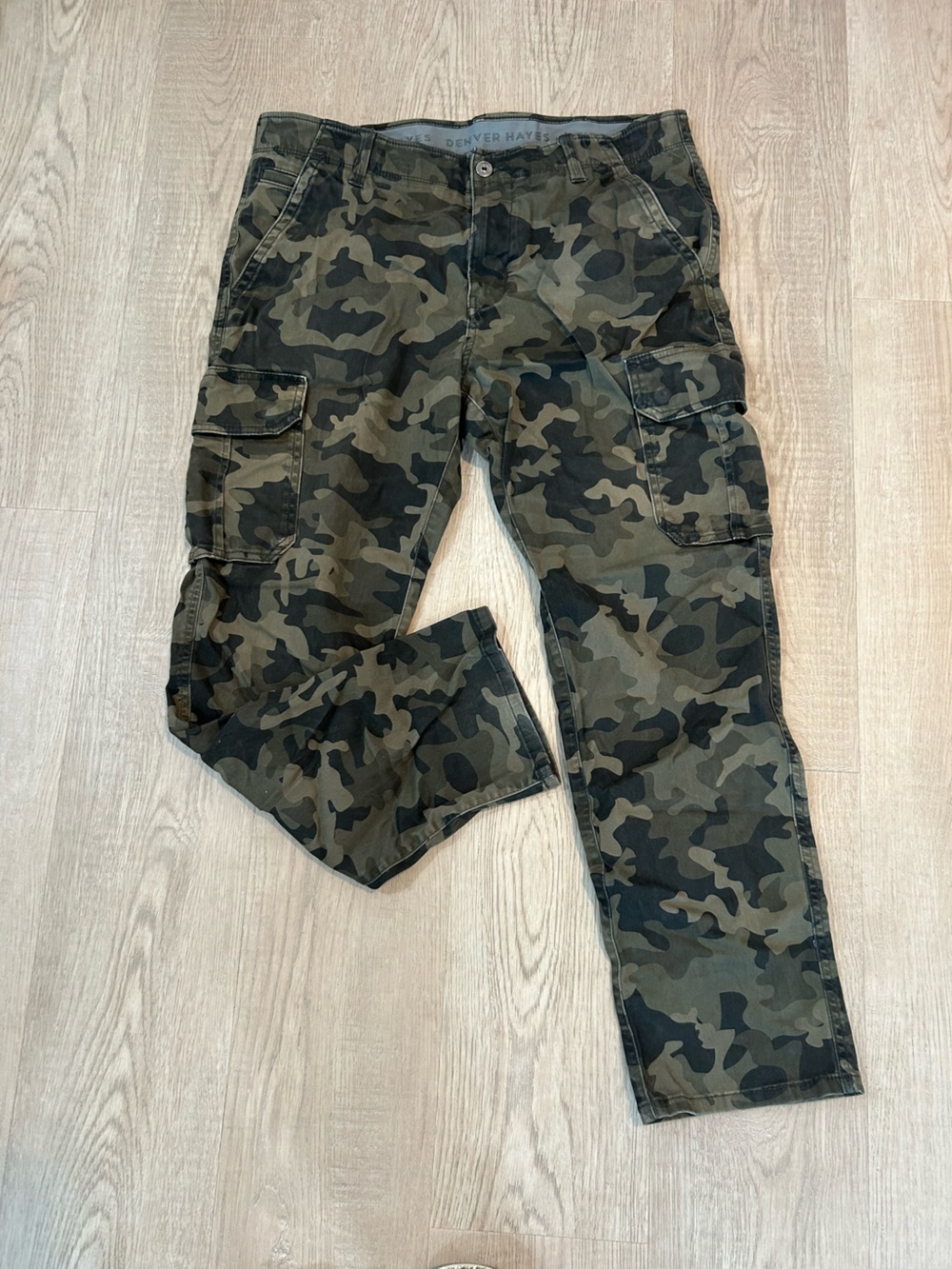 Denver Hayes Men's Camo Cargo Pants - Olive & Black